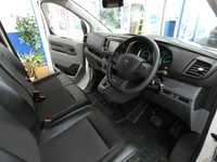 USED 2021 71 PEUGEOT E-EXPERT e 1200 75kWh Professional Standard Panel Van 6dr Electric Auto MWB (136 ps) BRILLIANT VAUXHALL VIVARO EQUIVALENT &pound;0 ROAD TAX 3 SEATS ANDROID APPLE CARPLAY AC CRUISE PARK SENSORS 1 OWNER SERVICE HISTORY WARRANTY