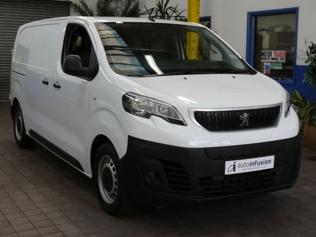 2021 71 Peugeot E-Expert e 1200 75kWh Professional Standard Panel Van 6dr Electric Auto MWB (136 ps)