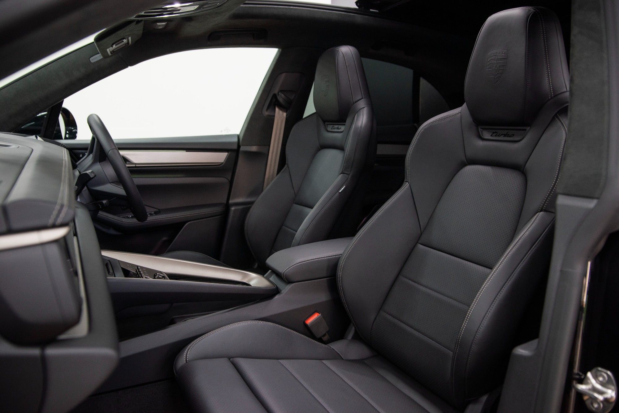 USED 2024 74 PORSCHE MACAN 100kWh Turbo Electric 