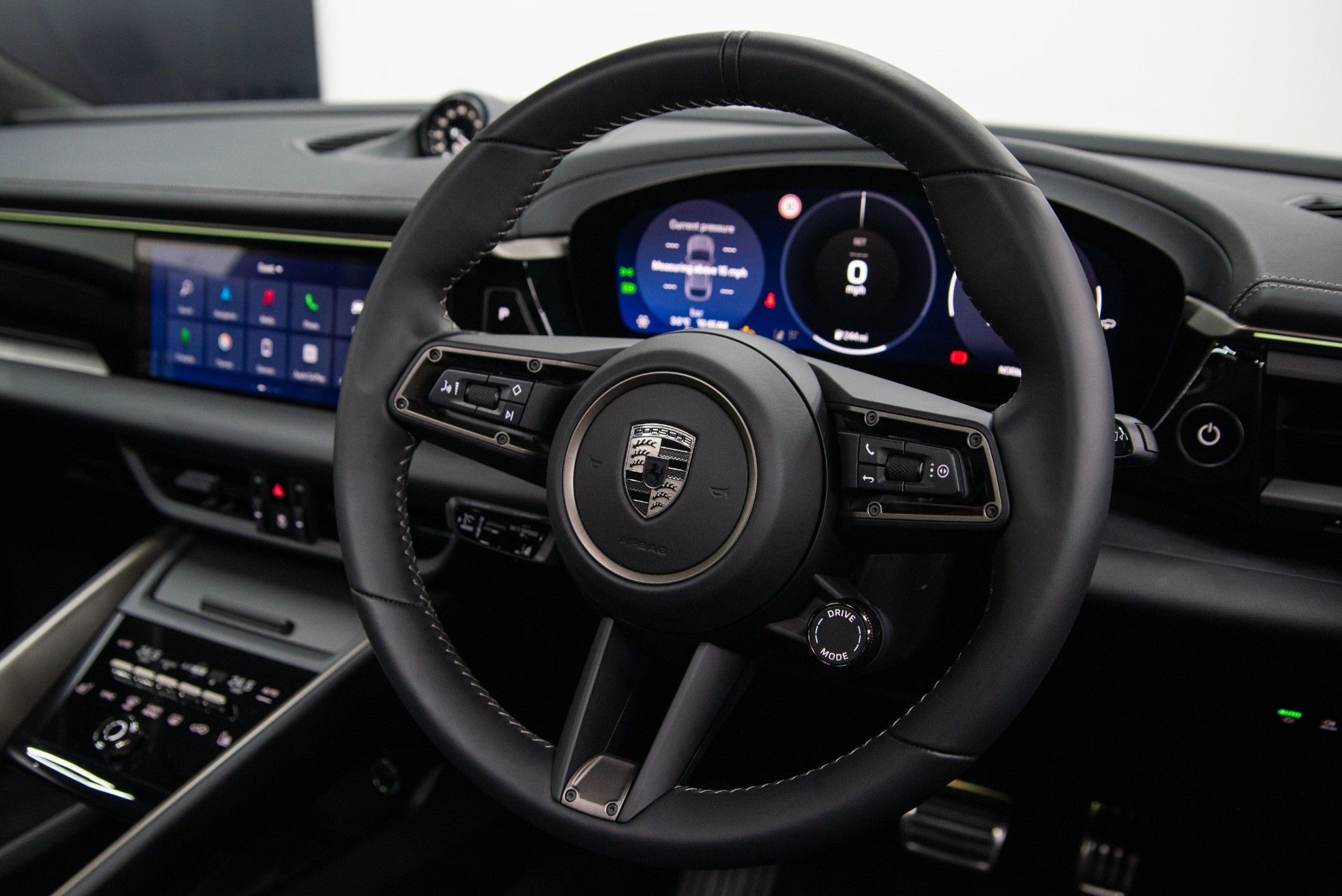 USED 2024 74 PORSCHE MACAN 100kWh Turbo Electric 