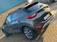 USED 2018 68 KIA STONIC 1.0 T-GDi 3 SUV Graphite Grey 5 Door Petrol Manual Euro 6 (s/s) (118 bhp) TOUCH SCREEN SAT NAV DAB RADIO MEDIA WITH APPLE CARPLAY REVERSE CAMERA CLIMATE CONTROL CRUISE CONTROL PRIVACY GLASS