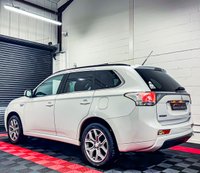 USED 2014 64 MITSUBISHI OUTLANDER 2.0h 12kWh GX4h SUV 5dr Petrol Plug-in Hybrid CVT 4WD Euro 5 (s/s) (200 ps) 