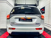 USED 2014 64 MITSUBISHI OUTLANDER 2.0h 12kWh GX4h SUV 5dr Petrol Plug-in Hybrid CVT 4WD Euro 5 (s/s) (200 ps) 