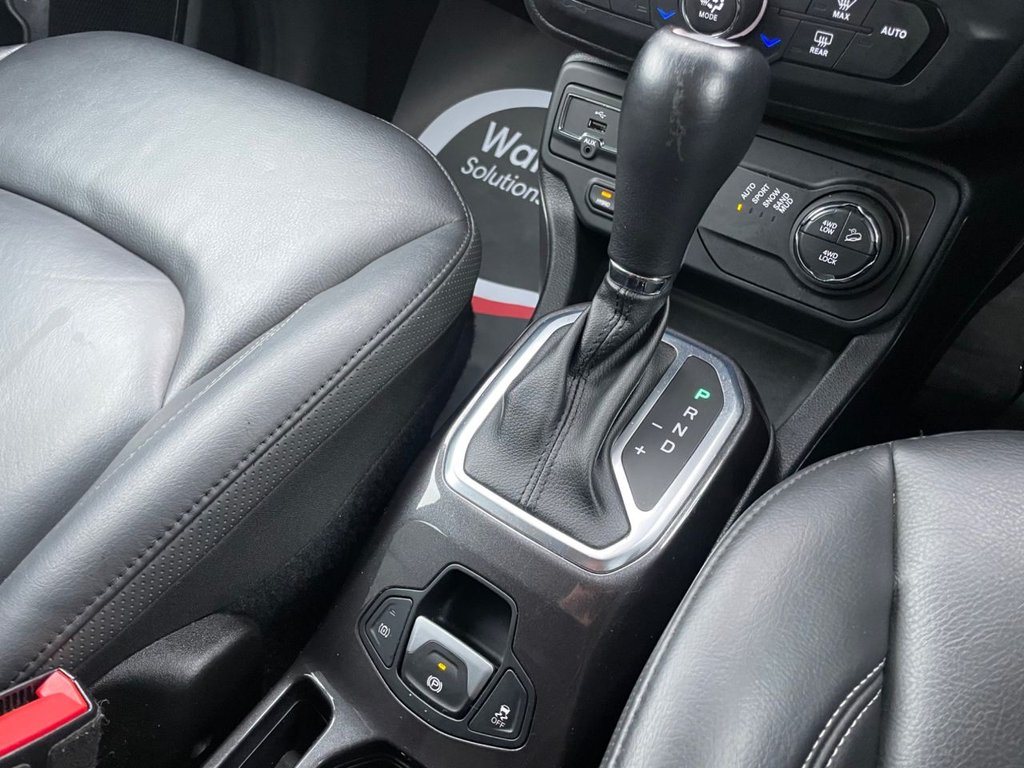 USED 2020 70 JEEP RENEGADE 1.3 GSE T4 11.4kWh Limited SUV 5dr Petrol Plug-in Hybrid Auto 4xe Euro 6 (s/s) (190 ps) APPLE CARPLAY+NAV+F/LEATHER+XENON