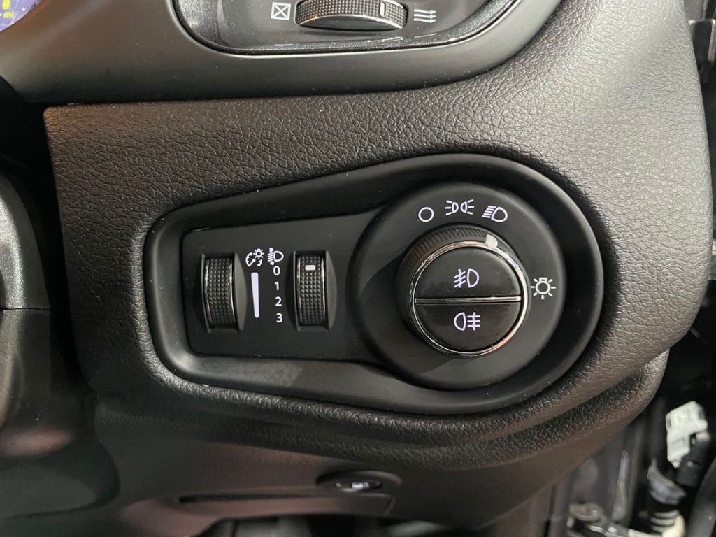 USED 2020 70 JEEP RENEGADE 1.3 GSE T4 11.4kWh Limited SUV 5dr Petrol Plug-in Hybrid Auto 4xe Euro 6 (s/s) (190 ps) APPLE CARPLAY+NAV+F/LEATHER+XENON