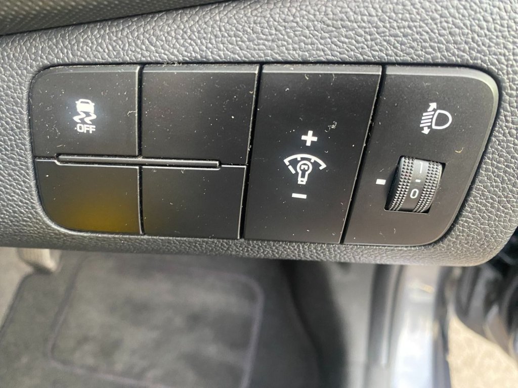 USED 2017 67 HYUNDAI I10 1.2 SE Hatchback 5dr Petrol Manual Euro 6 (87 ps) DAB AND BLUETOOTH