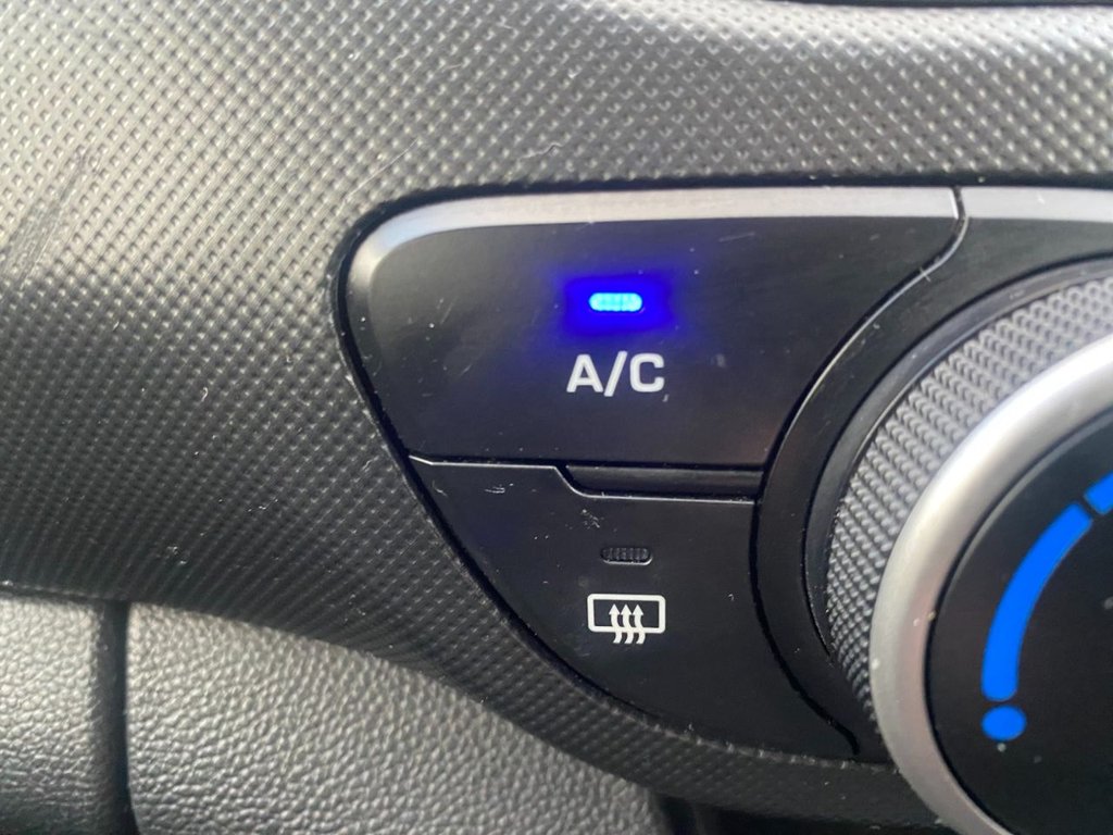 USED 2017 67 HYUNDAI I10 1.2 SE Hatchback 5dr Petrol Manual Euro 6 (87 ps) DAB AND BLUETOOTH