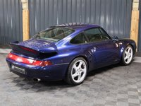 USED 1994 L PORSCHE 911 993 Carrera 2d  285 BHP ELECTRIC SUNROOF - SPORTS SEATS - ELECTRIC WINDOWS - AIRBAGS - 18 INCH TURBO WHEELS - 17 SERVICE STAMPS - AMAZING CONDITION