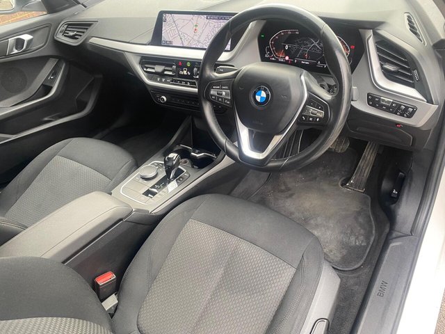 2021 BMW 1 SERIES - Photo 9