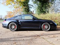 USED 2010 10 PORSCHE 911 3.8 997 Turbo Coupe 2dr Petrol PDK AWD (268 g/km, 500 bhp) FULL PORSCHE HISTORY WITH PORSCHE WARRANTY - SUNROOF - HEATED MEMORY SEATS - PASM - NAVIGATION - CENTERLOCK WHEELS - CARBON INTERIOR - BOSE STEREO