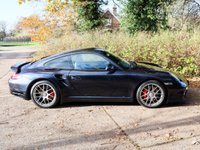 USED 2010 10 PORSCHE 911 3.8 997 Turbo Coupe 2dr Petrol PDK AWD (268 g/km, 500 bhp) FULL PORSCHE HISTORY WITH PORSCHE WARRANTY - SUNROOF - HEATED MEMORY SEATS - PASM - NAVIGATION - CENTERLOCK WHEELS - CARBON INTERIOR - BOSE STEREO
