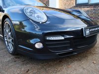 USED 2010 10 PORSCHE 911 3.8 997 Turbo Coupe 2dr Petrol PDK AWD (268 g/km, 500 bhp) FULL PORSCHE HISTORY WITH PORSCHE WARRANTY - SUNROOF - HEATED MEMORY SEATS - PASM - NAVIGATION - CENTERLOCK WHEELS - CARBON INTERIOR - BOSE STEREO