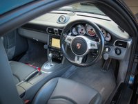 USED 2010 10 PORSCHE 911 3.8 997 Turbo Coupe 2dr Petrol PDK AWD (268 g/km, 500 bhp) FULL PORSCHE HISTORY WITH PORSCHE WARRANTY - SUNROOF - HEATED MEMORY SEATS - PASM - NAVIGATION - CENTERLOCK WHEELS - CARBON INTERIOR - BOSE STEREO