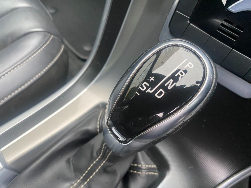 USED 2014 64 VOLVO XC60 2.4 D5 R-Design Lux Nav SUV 5dr Diesel Geartronic AWD Euro 5 (215 ps) R DESIGN HIGH SPECIFICATION