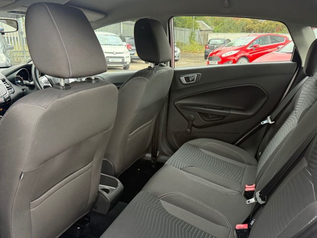 2015 FORD FIESTA - Photo 8