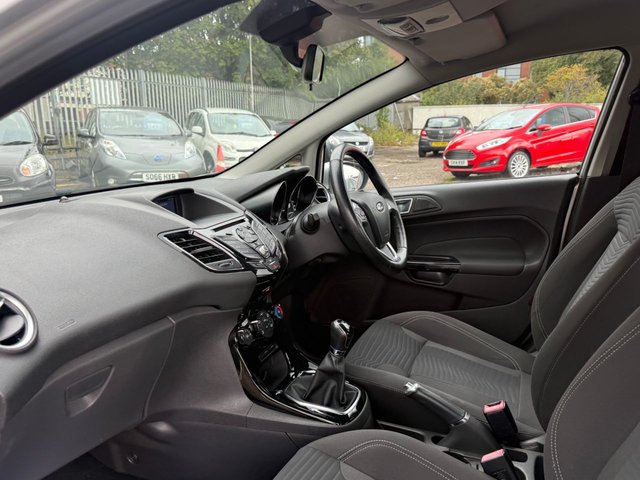 2015 FORD FIESTA - Photo 9