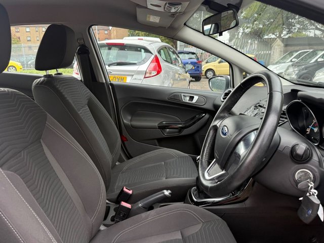 2015 FORD FIESTA - Photo 6