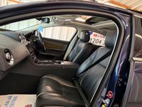 USED 2017 67 JAGUAR XJ 3.0d V6 Premium Luxury Saloon 4dr Diesel Auto Euro 6 (s/s) (300 ps)+FSH+2 KEYS+FULL LEATHER+NAVIGATION+PANORAMIC SUNROOF+ 2 KEYS+FSH+PANORAMIC SUNROOF+FULL LEATHER HEATED SEATS+BLUETOOTH+MEDIA+20" ALLOYS+PRIVACY+NAVIGATION+REVERSE CAMERA+PARKING AID+CLIMATE+CRUISE+HPI CLEAR