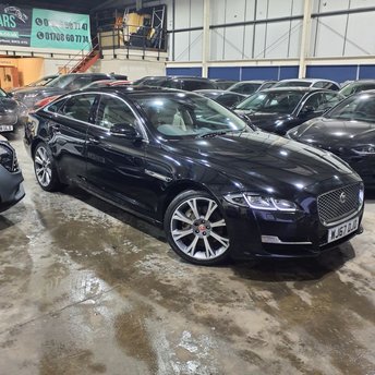 2017 JAGUAR XJ