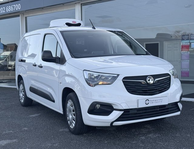 2022 71 Vauxhall Combo 1.5 Turbo D 2300 Sportive Temperature Controlled  Van 4dr Diesel Manual L2 H1 Euro 6 (100 ps)