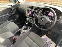 USED 2020 20 VOLKSWAGEN TIGUAN 2.0 TSI SEL SUV 5dr Petrol DSG 4Motion Euro 6 (s/s) (190 ps) 2020 VW TIGUAN 2.0 SEL - SUV 5DR - 4-MOTION - DSG AUTOMATIC - 1 FROMER KEEPER - SERVICE HISTORY - TWIN PAN GLASS ROOF - iCOCKPIT NAVIGATION -  HEATED SEATS - REAR CAMERA - KEYLESS ENTRY - POWER TAILGATE