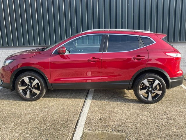 View our NISSAN QASHQAI