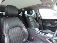 USED 2016 16 JAGUAR F-PACE 2.0 D180 Portfolio SUV 5dr Diesel Auto AWD Euro 6 (s/s) (180 ps) PANORAMIC ROOF, MERIDIAN SOUND.