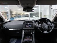 USED 2016 16 JAGUAR F-PACE 2.0 D180 Portfolio SUV 5dr Diesel Auto AWD Euro 6 (s/s) (180 ps) PANORAMIC ROOF, MERIDIAN SOUND.