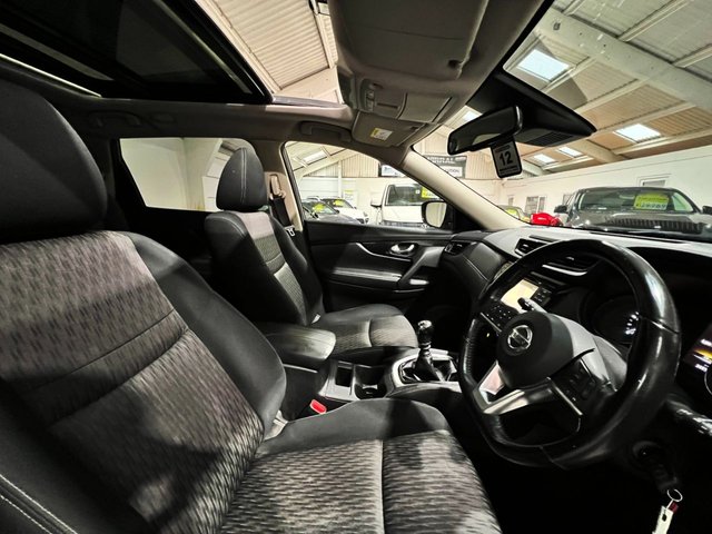 View our NISSAN X-TRAIL