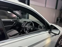 USED 2017 17 VOLKSWAGEN TIGUAN 2.0 TDI BlueMotion Tech R-Line SUV 5dr Diesel DSG 4Motion Euro 6 (s/s) (150 ps) Virtual Cockpit | Carplay | 4x4