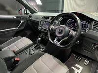 USED 2017 17 VOLKSWAGEN TIGUAN 2.0 TDI BlueMotion Tech R-Line SUV 5dr Diesel DSG 4Motion Euro 6 (s/s) (150 ps) Virtual Cockpit | Carplay | 4x4
