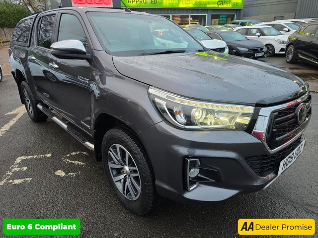 2019 TOYOTA HI-LUX - Photo 2