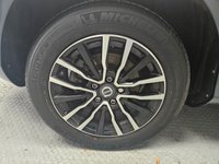 USED 2017 67 VOLVO V40 2.0 T2 Momentum Nav Plus Hatchback 5dr Petrol Manual Euro 6 (s/s) (122 ps) 