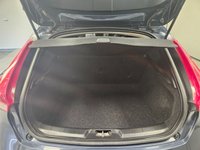 USED 2017 67 VOLVO V40 2.0 T2 Momentum Nav Plus Hatchback 5dr Petrol Manual Euro 6 (s/s) (122 ps) 