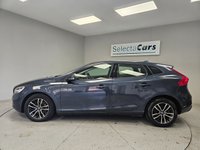 USED 2017 67 VOLVO V40 2.0 T2 Momentum Nav Plus Hatchback 5dr Petrol Manual Euro 6 (s/s) (122 ps) 