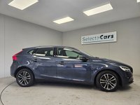 USED 2017 67 VOLVO V40 2.0 T2 Momentum Nav Plus Hatchback 5dr Petrol Manual Euro 6 (s/s) (122 ps) 