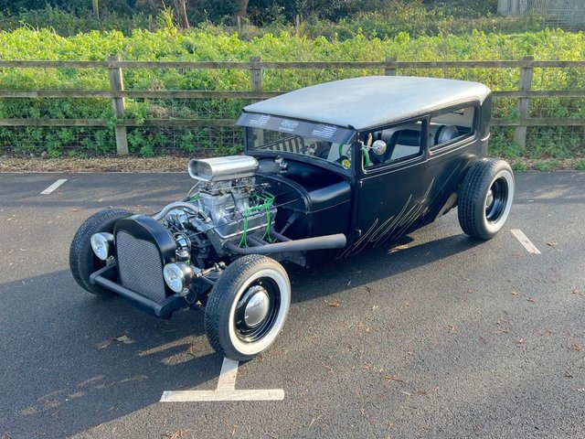 1929 Ford Model A STEEL BODY SEDAN // 5700cc // 355ci Chevy Small Block // px swap
