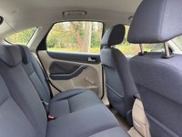 USED 2005 05 FORD FOCUS 1.6 Zetec Climate Hatchback 5dr Petrol Manual (161 g/km, 99 bhp) 
