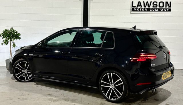 View our VOLKSWAGEN GOLF