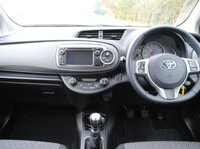 USED 2014 14 TOYOTA YARIS 1.33 Dual VVT-i Icon Plus Hatchback 5dr Petrol Manual Euro 5 (99 ps) www.suffolkcarcentre.co.uk - Located at Ilketshall