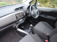 USED 2014 14 TOYOTA YARIS 1.33 Dual VVT-i Icon Plus Hatchback 5dr Petrol Manual Euro 5 (99 ps) www.suffolkcarcentre.co.uk - Located at Ilketshall