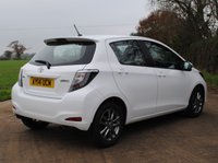 USED 2014 14 TOYOTA YARIS 1.33 Dual VVT-i Icon Plus Hatchback 5dr Petrol Manual Euro 5 (99 ps) www.suffolkcarcentre.co.uk - Located at Ilketshall