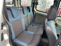 USED 2009 09 RENAULT KANGOO 1.6 16v Authentique MPV 5dr Petrol Automatic (190 g/km, 95 bhp) 