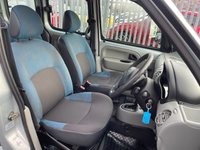 USED 2009 09 RENAULT KANGOO 1.6 16v Authentique MPV 5dr Petrol Automatic (190 g/km, 95 bhp) 