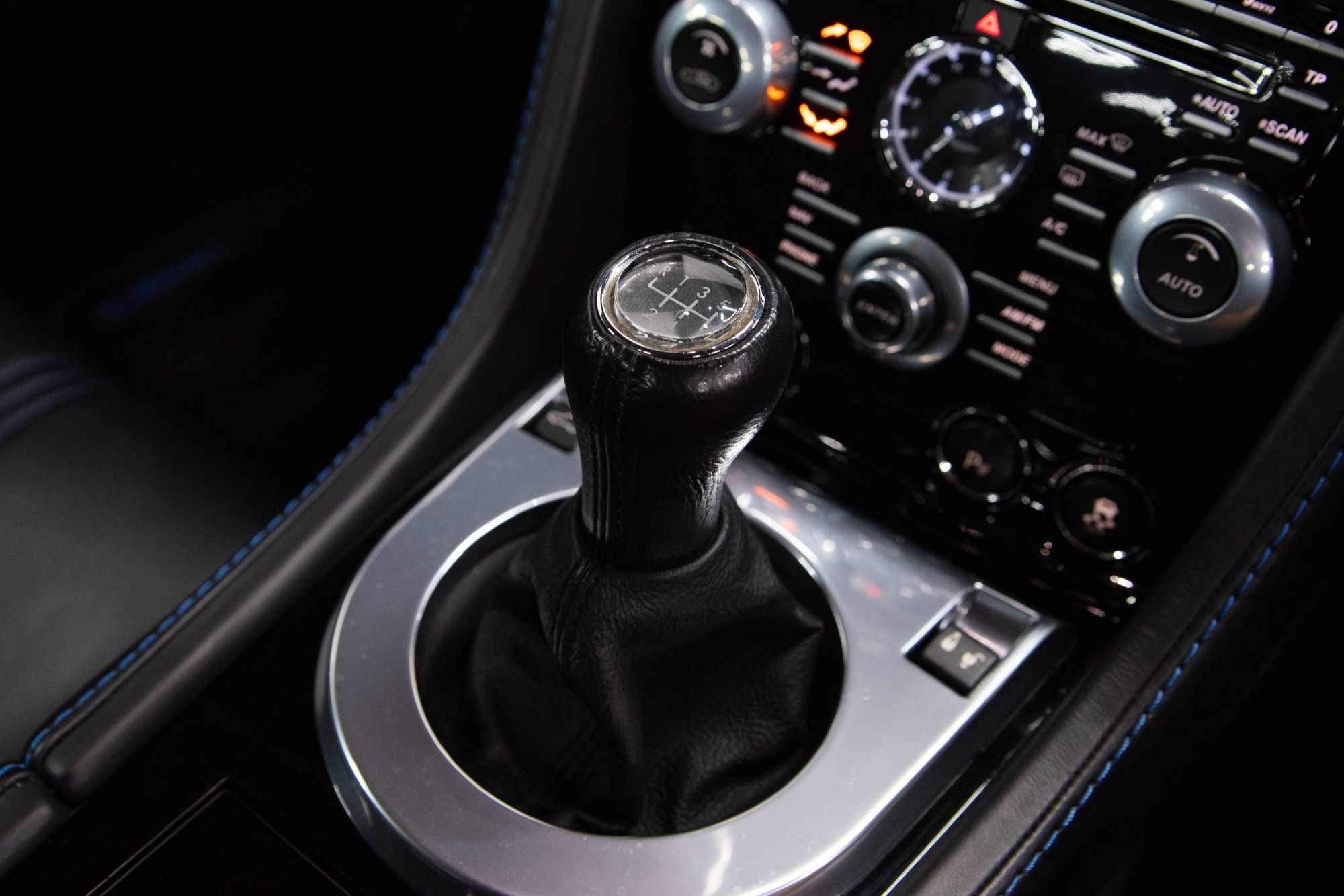 USED 2014 64 ASTON MARTIN VANTAGE 4.7 V8 S Coupe Manual  