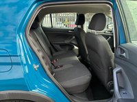 USED 2020 70 VOLKSWAGEN T-CROSS 1.0 TSI SE SUV 5dr Petrol Manual Euro 6 (s/s) (110 ps) CRUISE CONTROL* BLUETOOTH PHONE & AUDIO* DAB RADIO* USB POINTS IN THE FRONT & REAR* AIR CONDITIONING* ROOF RAILS* 17 " ALLOY WHEELS* MULTI FUNCTION STEERING WHEEL*