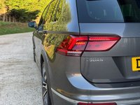 USED 2020 20 VOLKSWAGEN TIGUAN 2.0 TDI R-Line Tech SUV 5dr Diesel DSG 4Motion Euro 6 (s/s) (190 ps) 20s PAN ROOF FSH LEATHER SUNRO