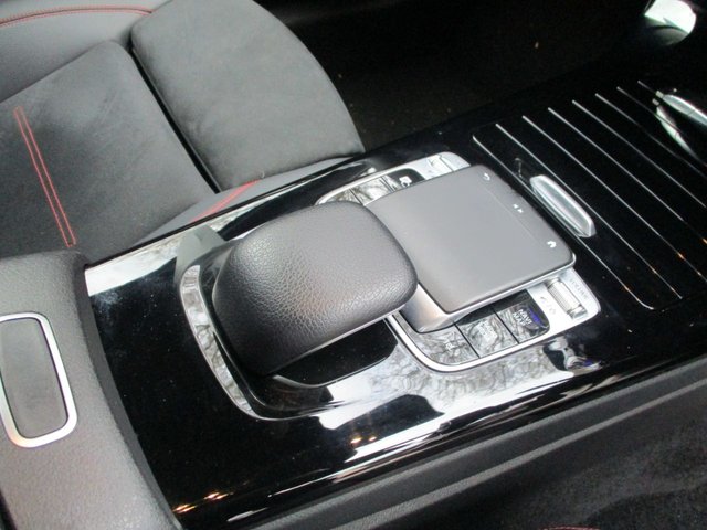 2018 MERCEDES-BENZ A-CLASS 2018 2.0 A250 AMG Line (Premium Plus) Hatchback 5dr Petrol 7G-DCT Euro 6 (s/s) (224 ps) - Photo 9