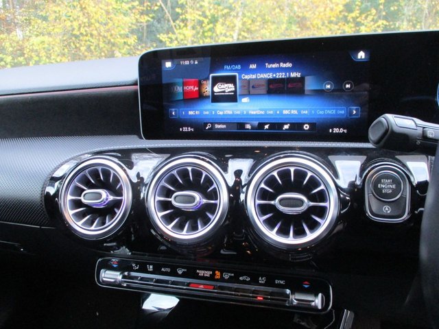 2018 MERCEDES-BENZ A-CLASS 2018 2.0 A250 AMG Line (Premium Plus) Hatchback 5dr Petrol 7G-DCT Euro 6 (s/s) (224 ps) - Photo 8