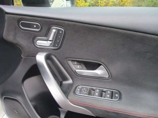 2018 MERCEDES-BENZ A-CLASS 2018 2.0 A250 AMG Line (Premium Plus) Hatchback 5dr Petrol 7G-DCT Euro 6 (s/s) (224 ps) - Photo 10